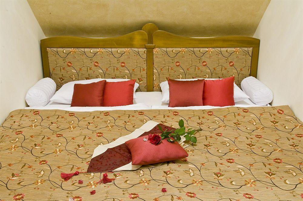 Amira Boutique Hotel Heviz Wellness & Spa Bagian luar foto