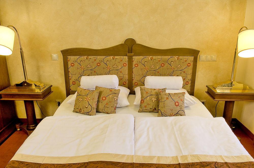 Amira Boutique Hotel Heviz Wellness & Spa Bagian luar foto